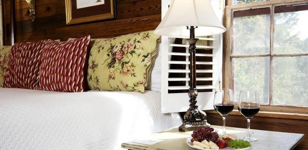 Glen-Ella Springs Hotel & Restaurant Inn