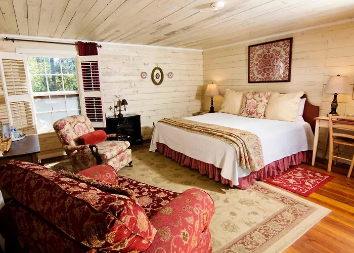 Glen-Ella Springs Hotel & Restaurant